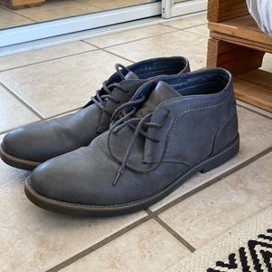 Dexter Chukka Boots in Suede Gray / Size 13 Men